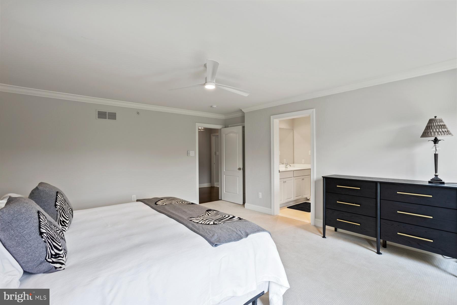 WHITEGATE - Residential