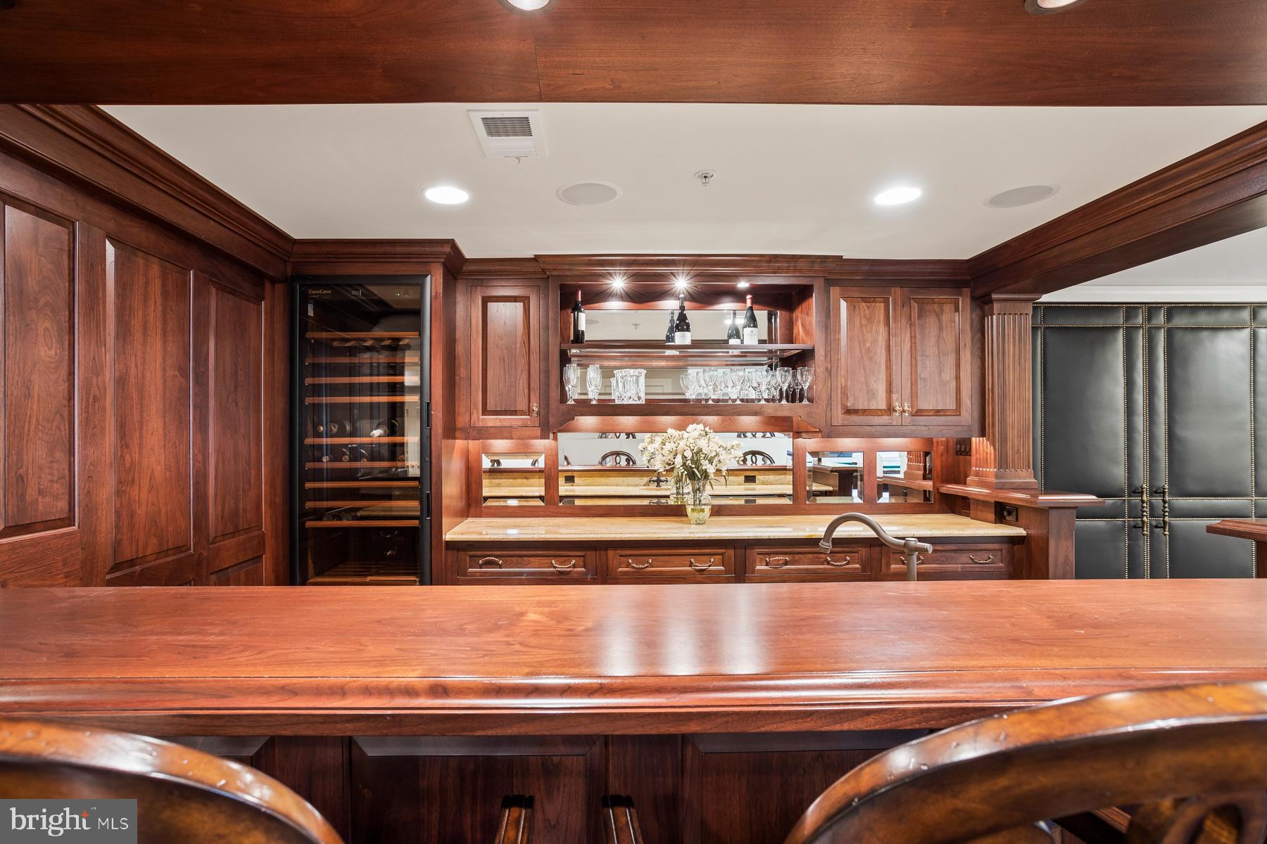 WHITEGATE - Residential