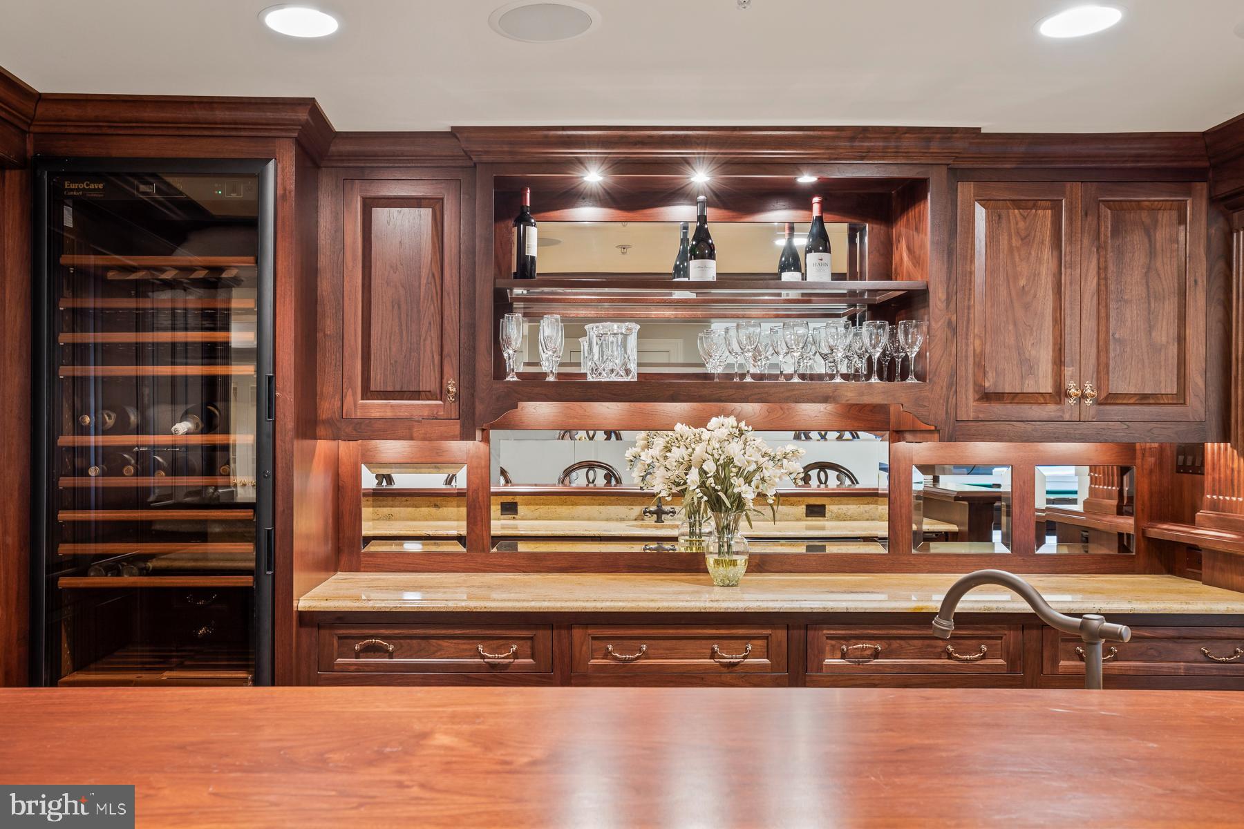 WHITEGATE - Residential