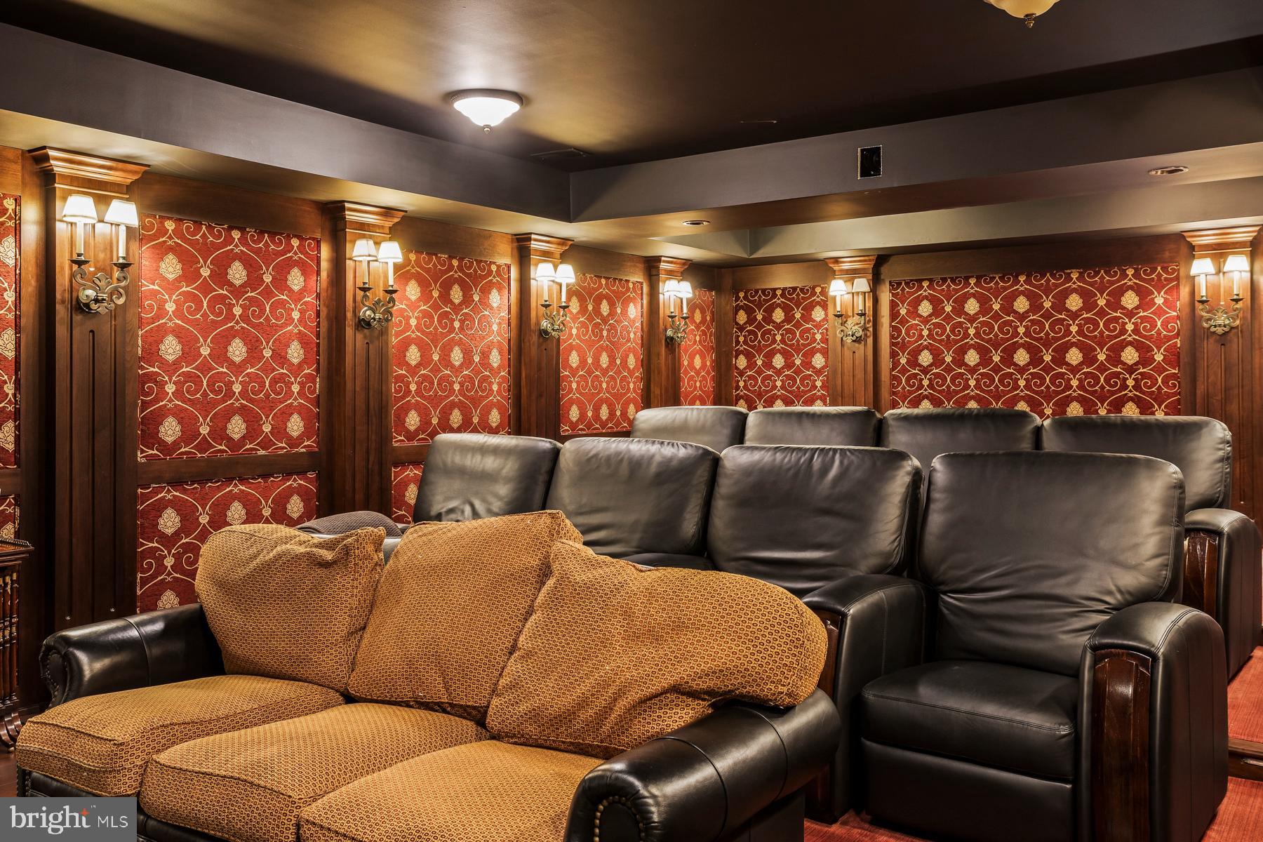 WHITEGATE - Residential