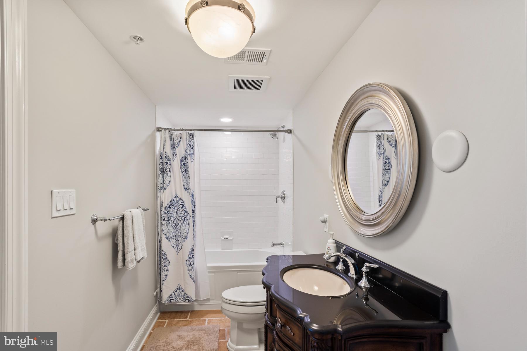 WHITEGATE - Residential