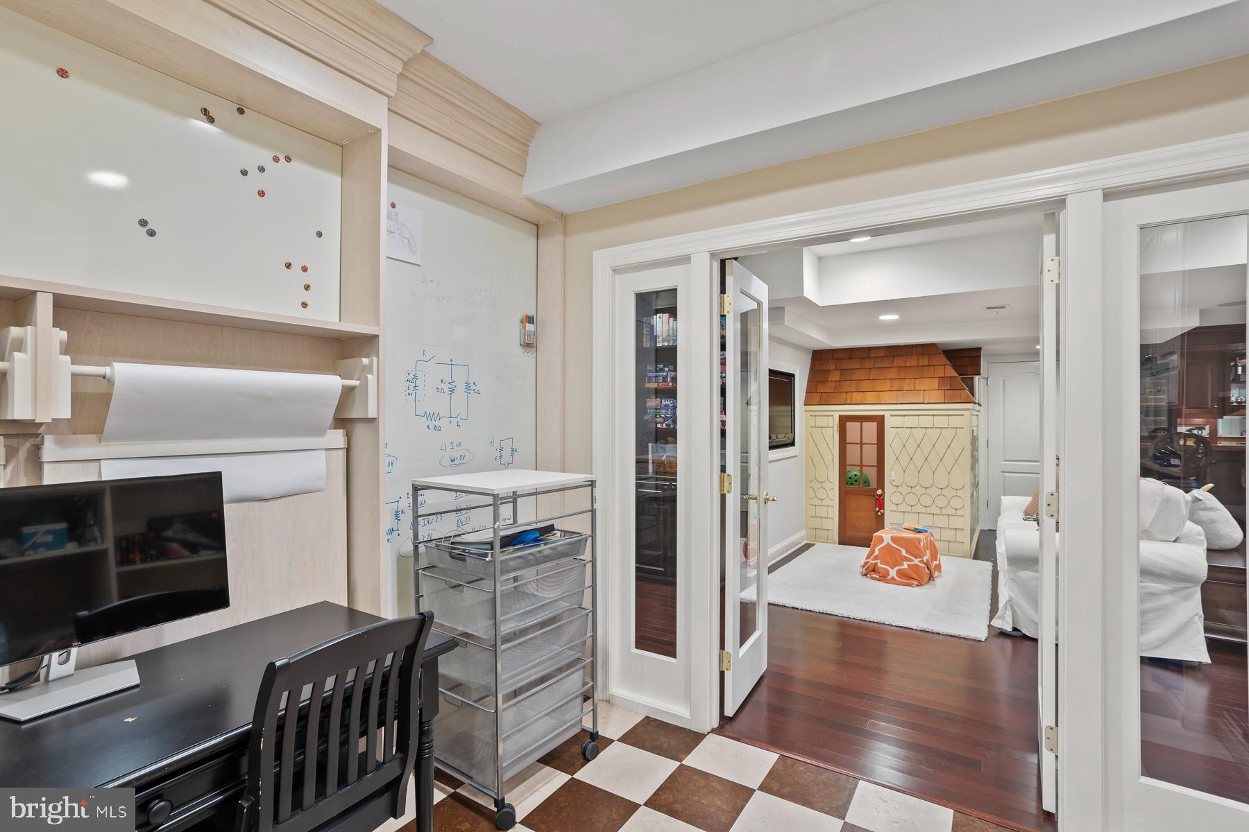 WHITEGATE - Residential