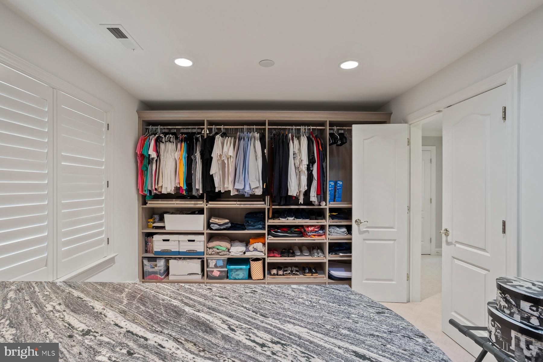 WHITEGATE - Residential