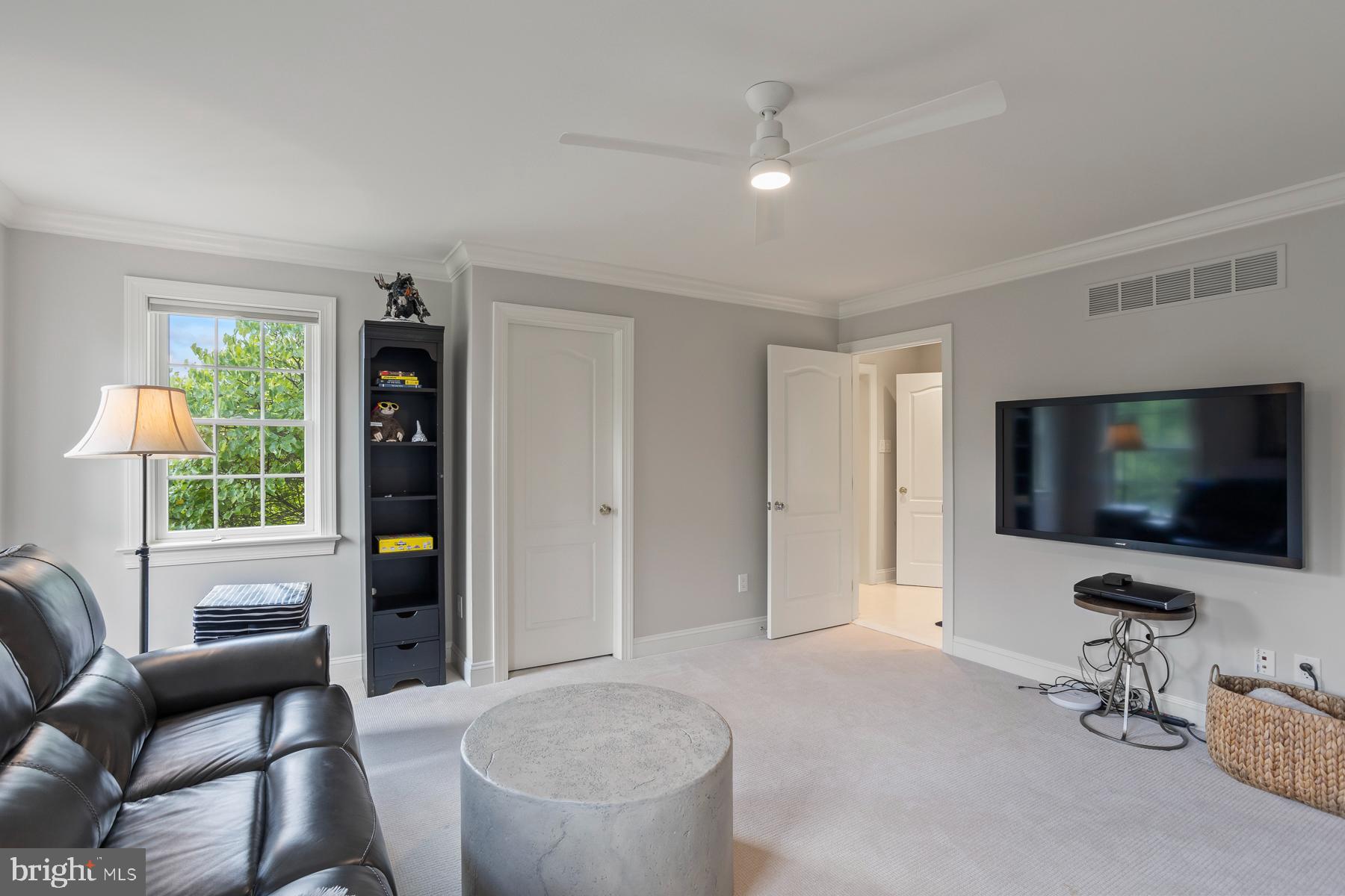 WHITEGATE - Residential