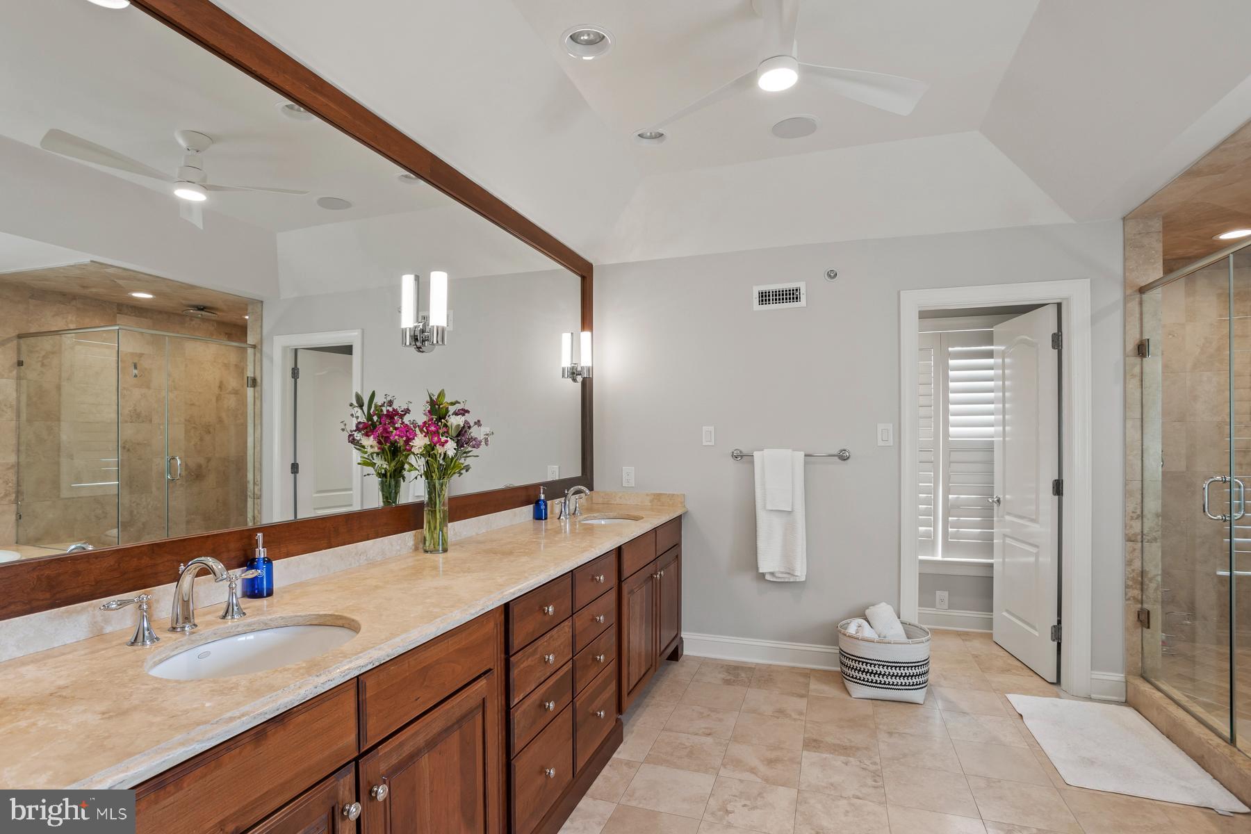 WHITEGATE - Residential