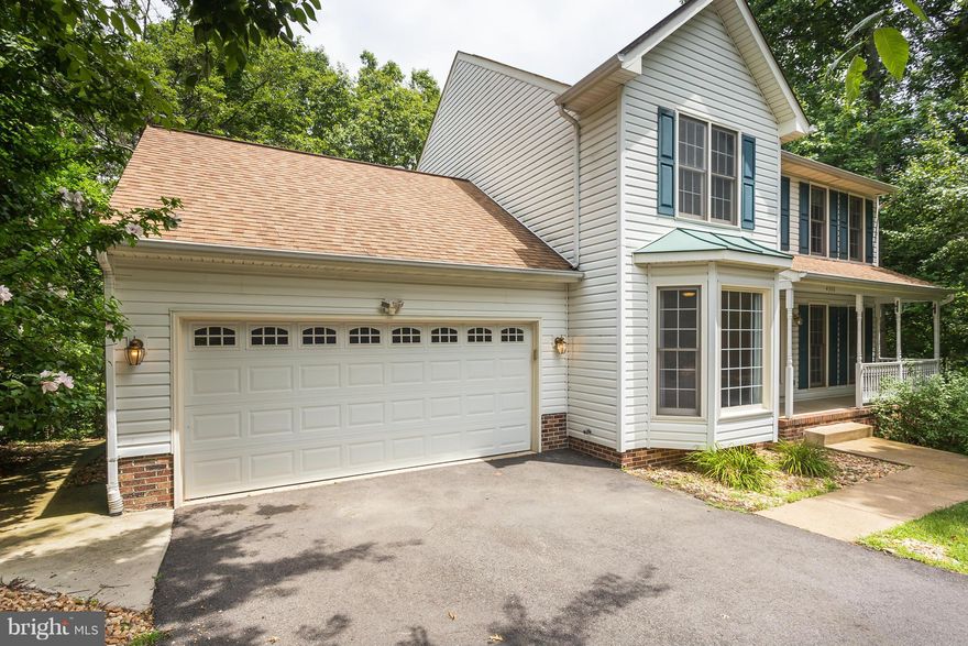 This Lee's Hill 4BR/2.5BA three-level colonial is perfectly situated on a cul-de-sac with a fully finished basement! Tons of room inside and nestled on a private wooded lot requiring very little maintenance. Amenities include INCREDIBLE POOL, PLAYGROUNDS, WALKING TRAILS, TENNIS COURTS and more! Less than 5 minutes from VRE and I-95, shopping, restaurants, grocery! Must see in person!