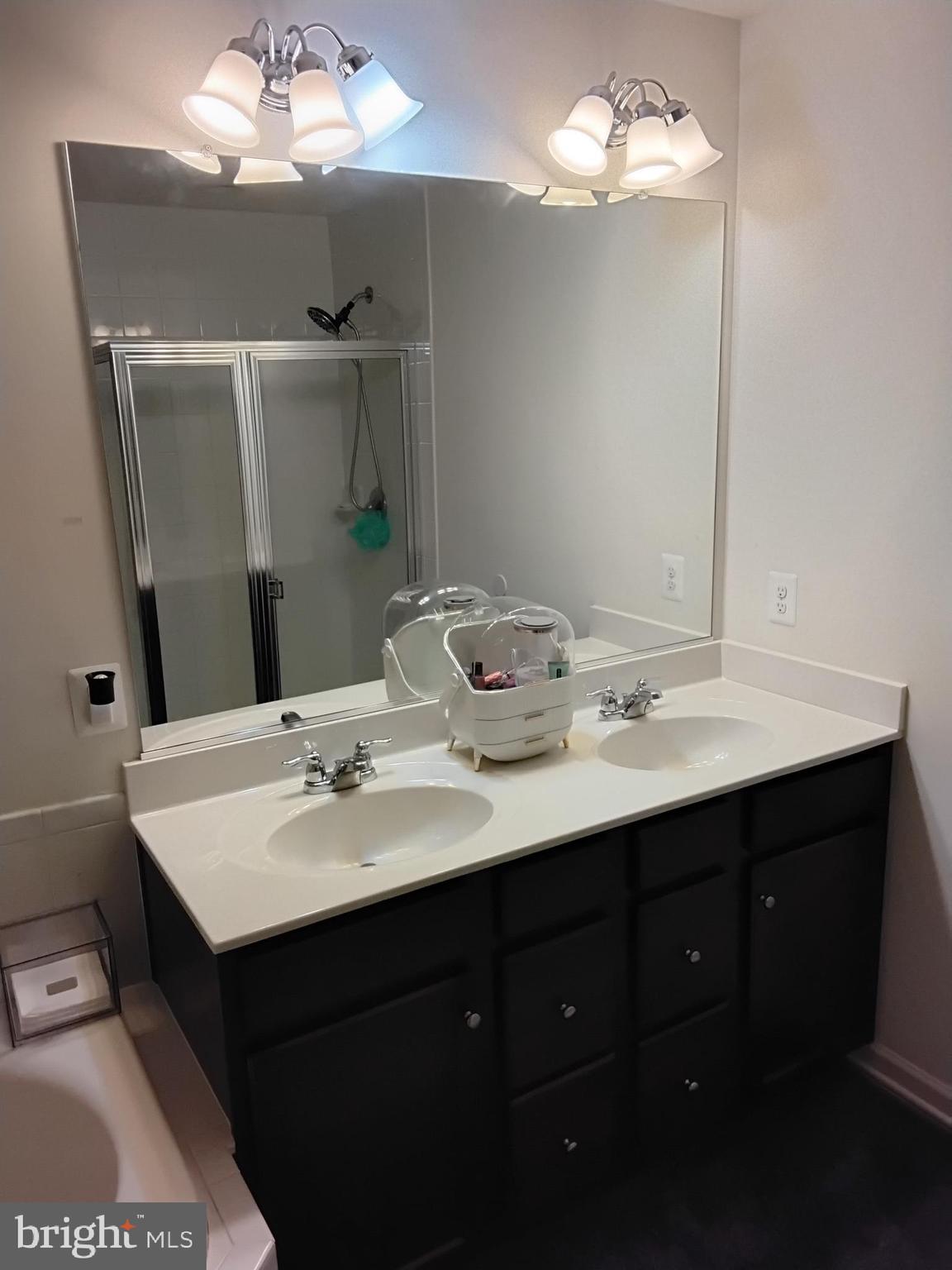 BALLARD GARDENS - Residential