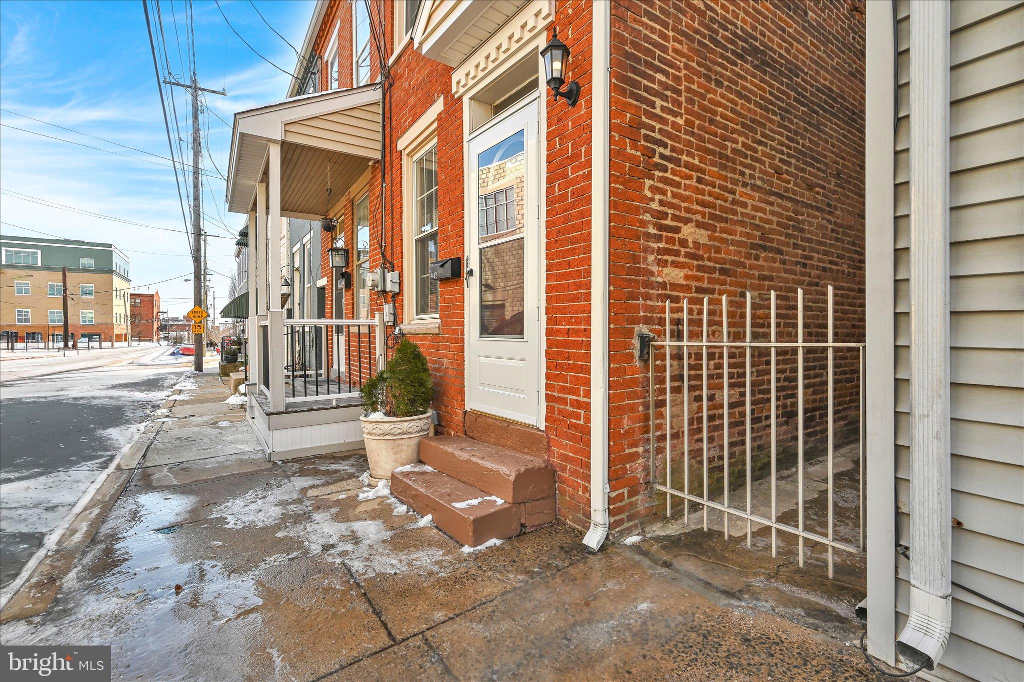 440 N WATER STREET 1/2