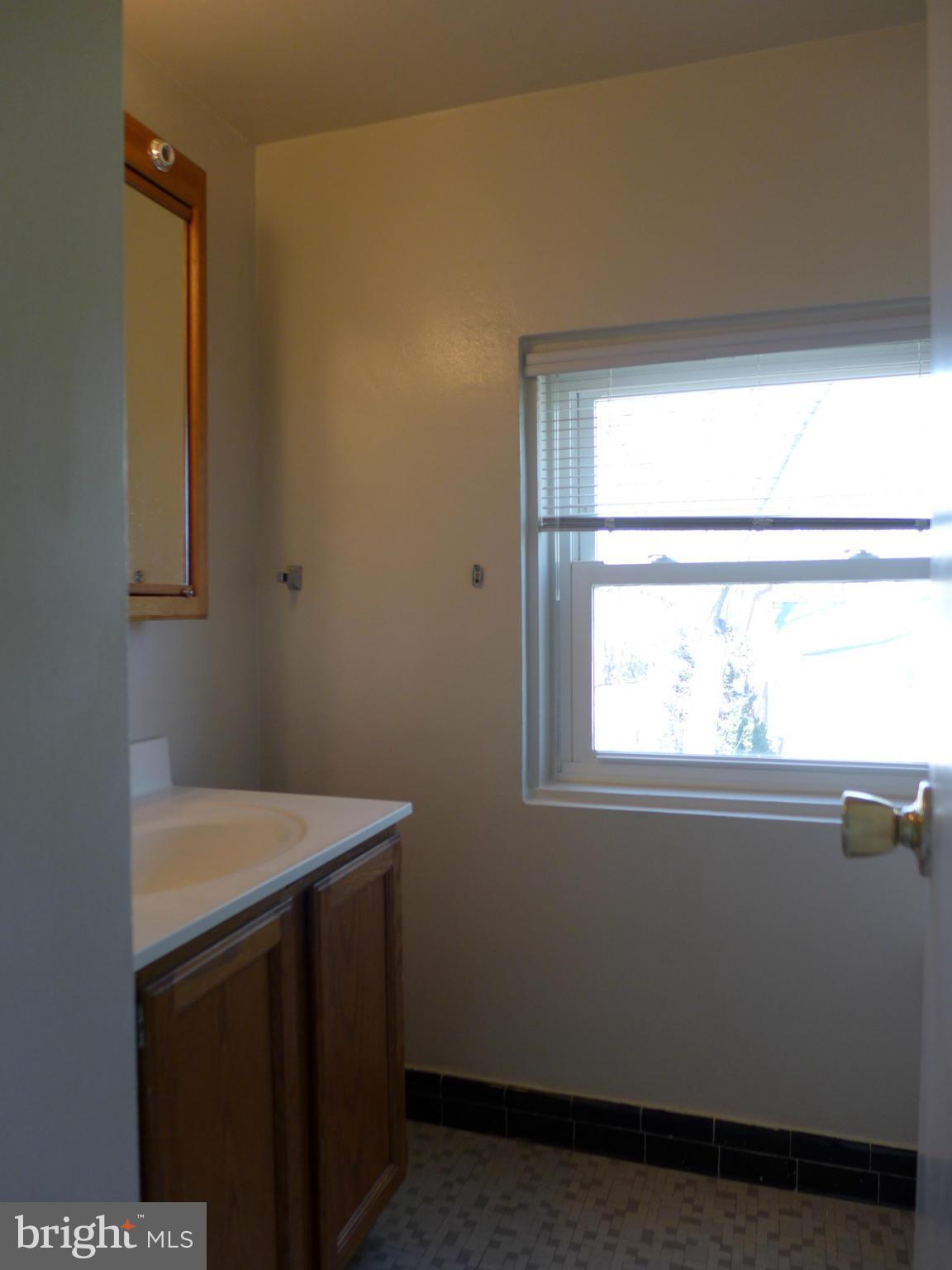 CONN AVE PARK - Residential Lease