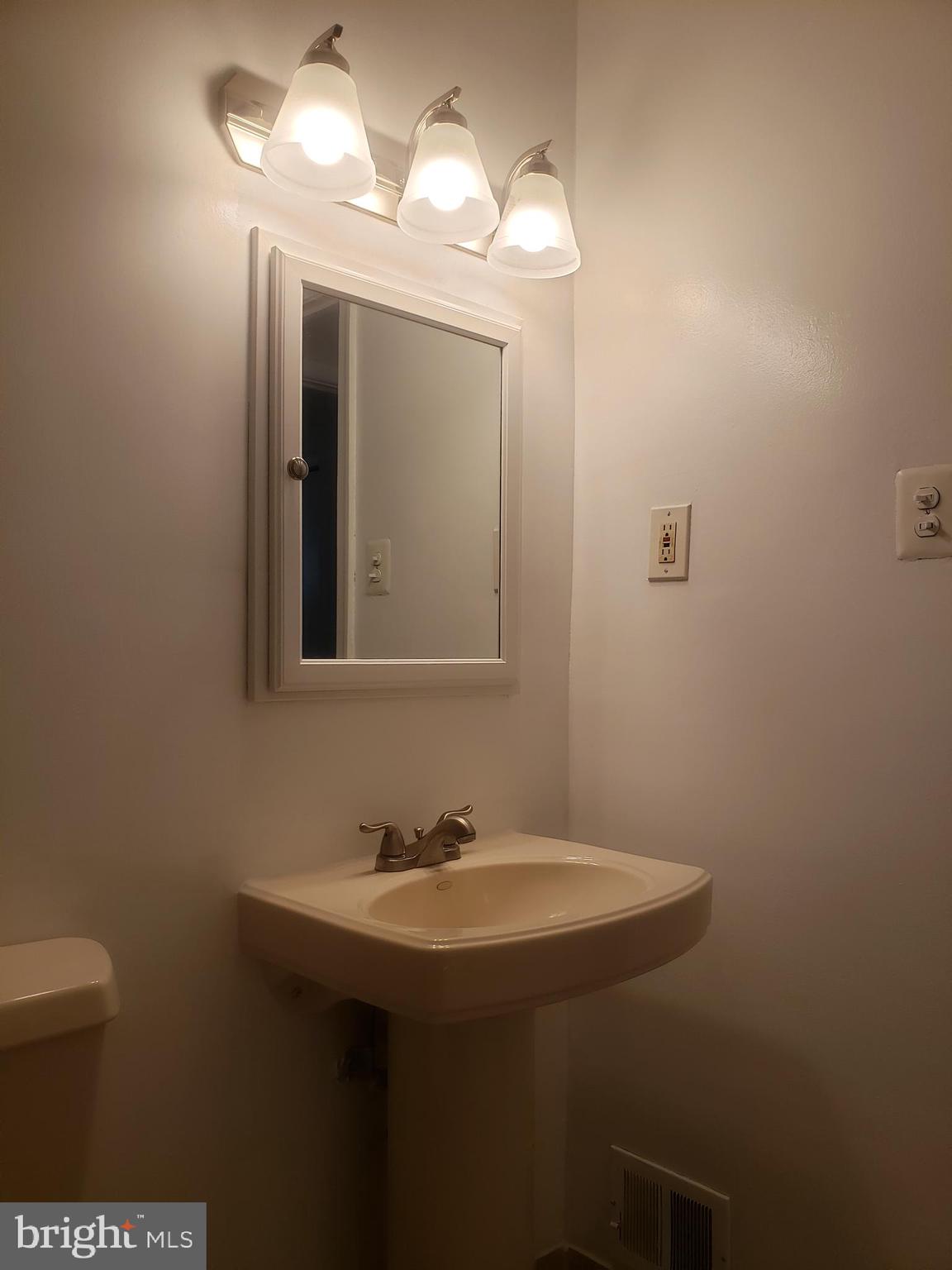 RITCHIE HEIGHTS - Residential Lease