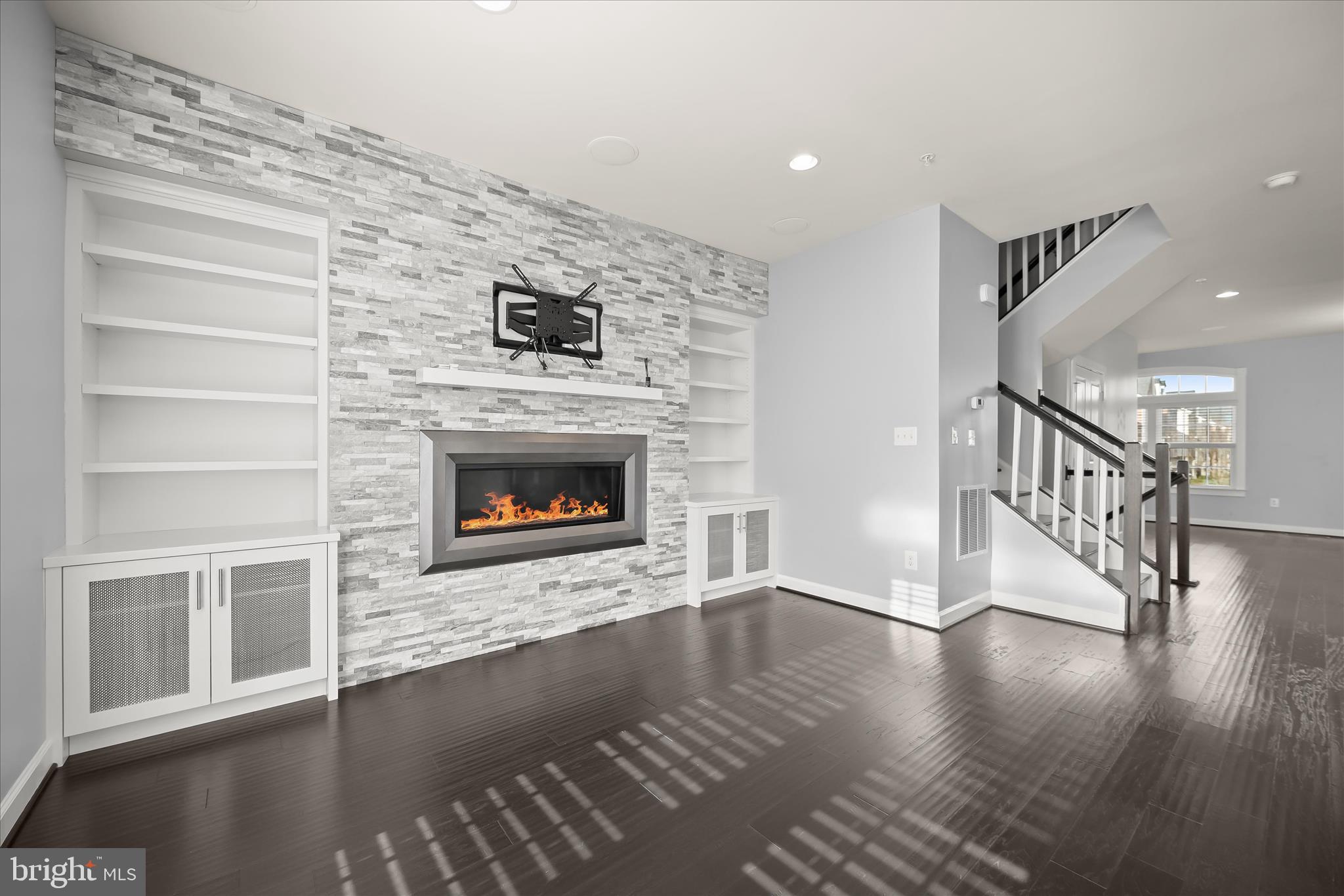 GREENBELT STATION - Residential