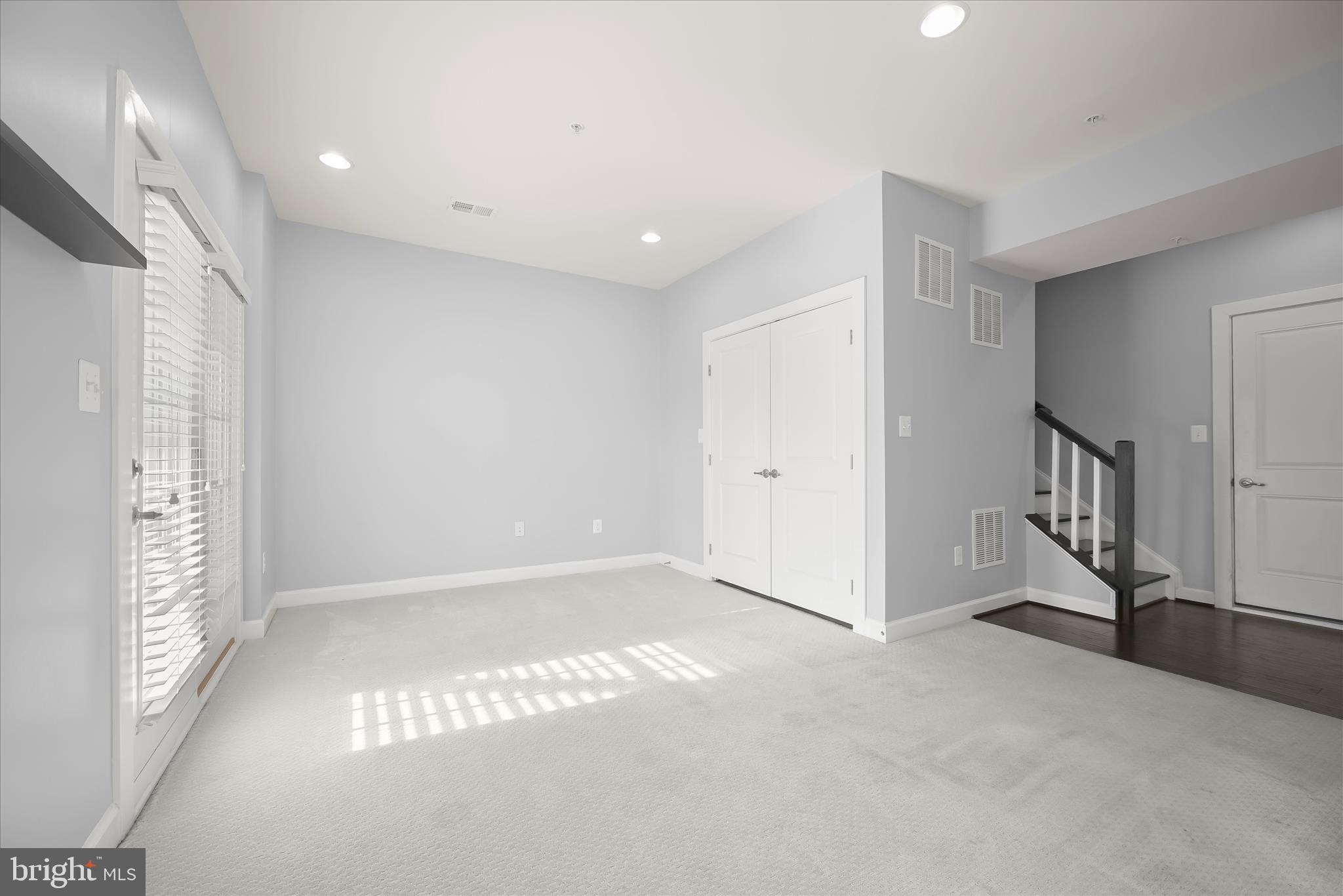 GREENBELT STATION - Residential