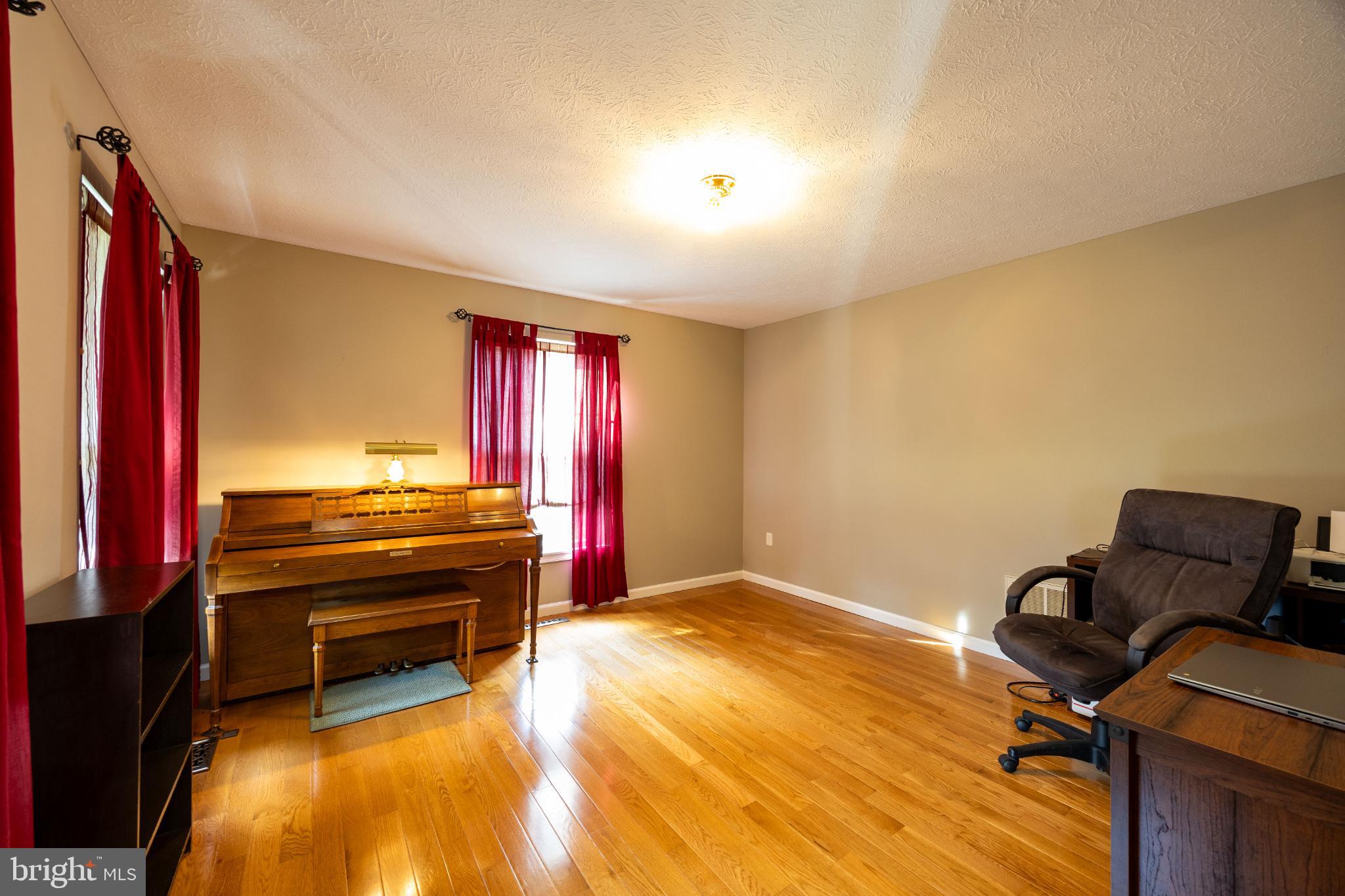 SPRING MILLS FARM - Residential