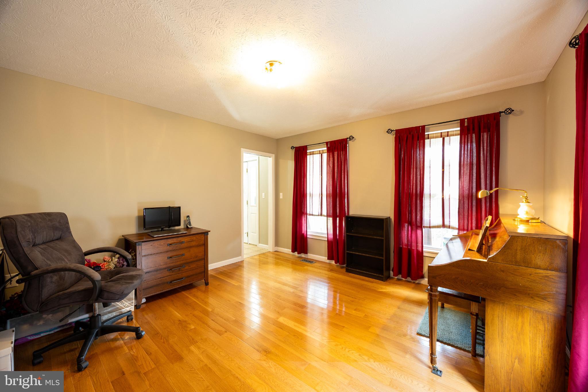 SPRING MILLS FARM - Residential