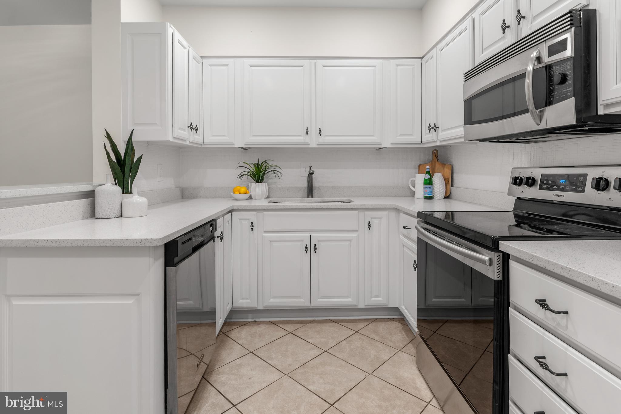 MIRAMONT VILLAS - Residential