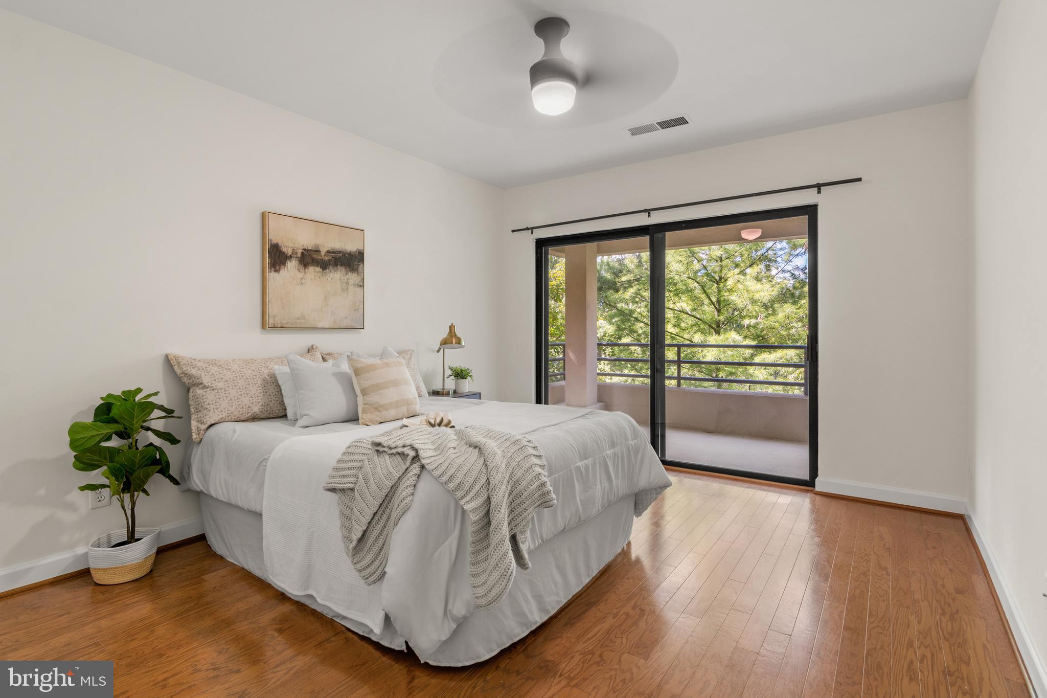 MIRAMONT VILLAS - Residential