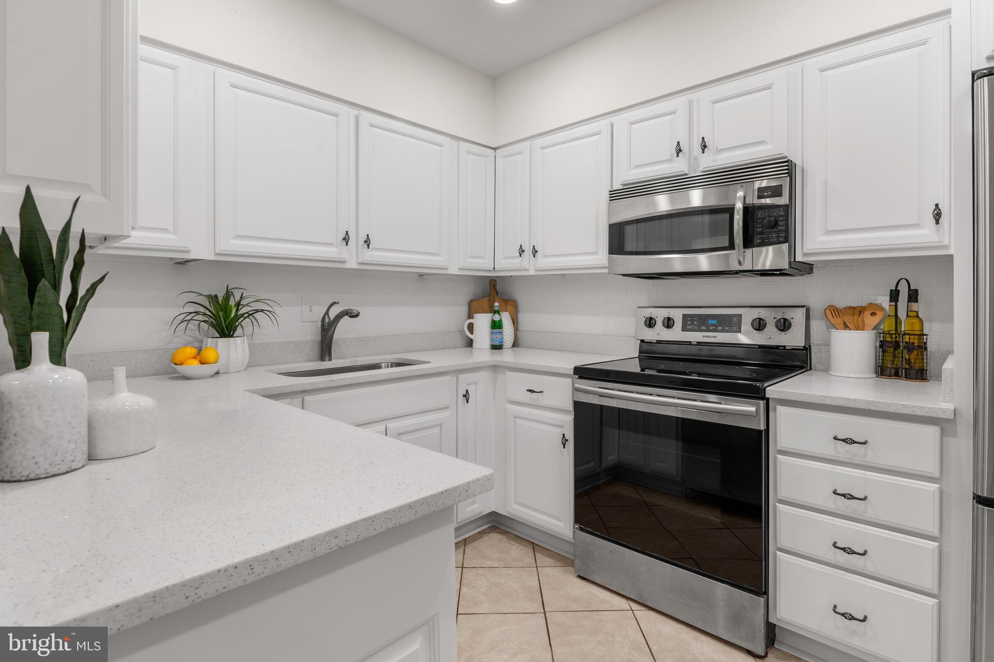 MIRAMONT VILLAS - Residential