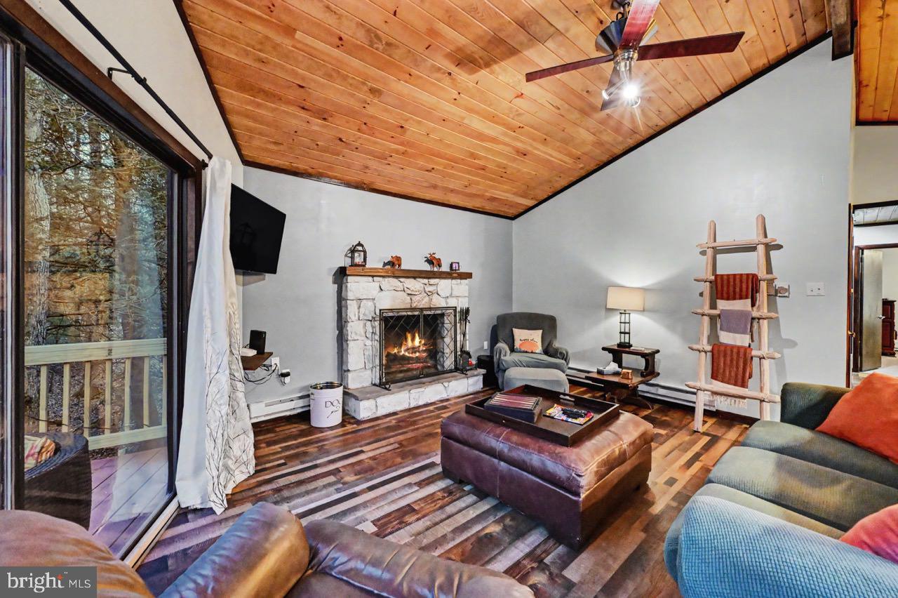 TOWAMENSING TRAILS - Residential