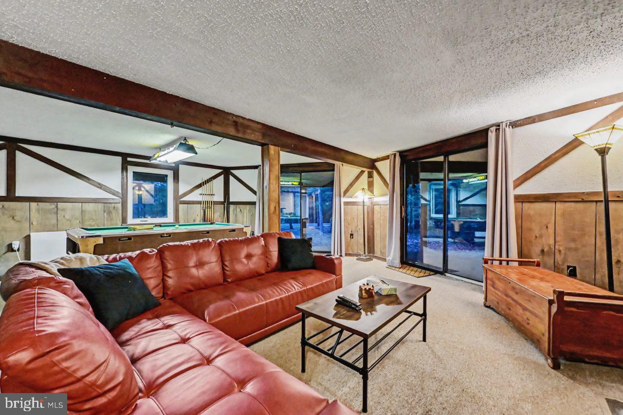 TOWAMENSING TRAILS - Residential