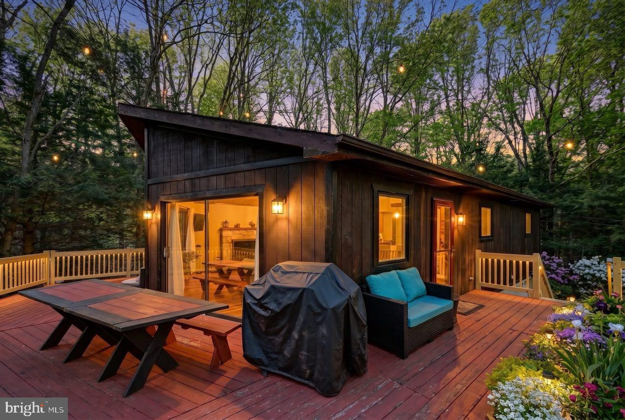 TOWAMENSING TRAILS - Residential