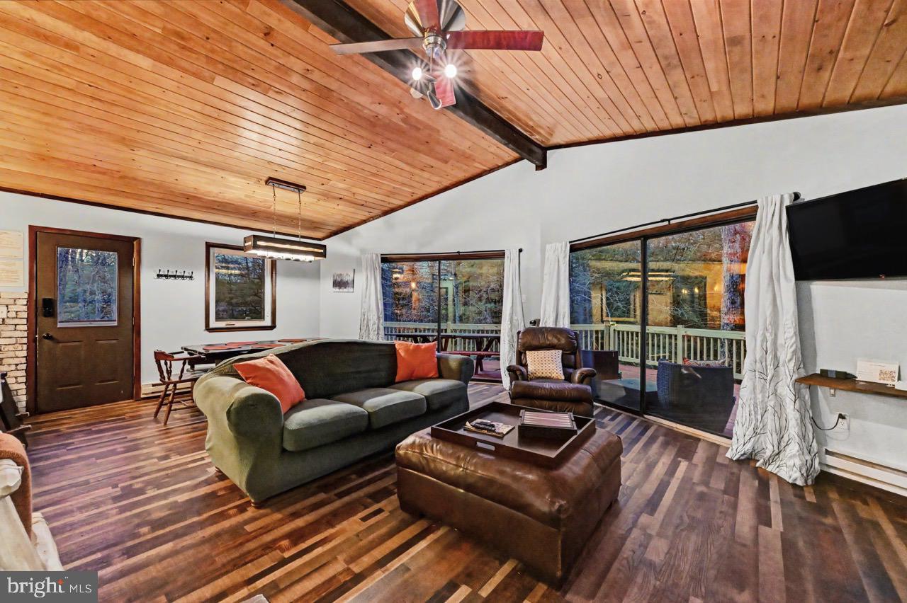 TOWAMENSING TRAILS - Residential