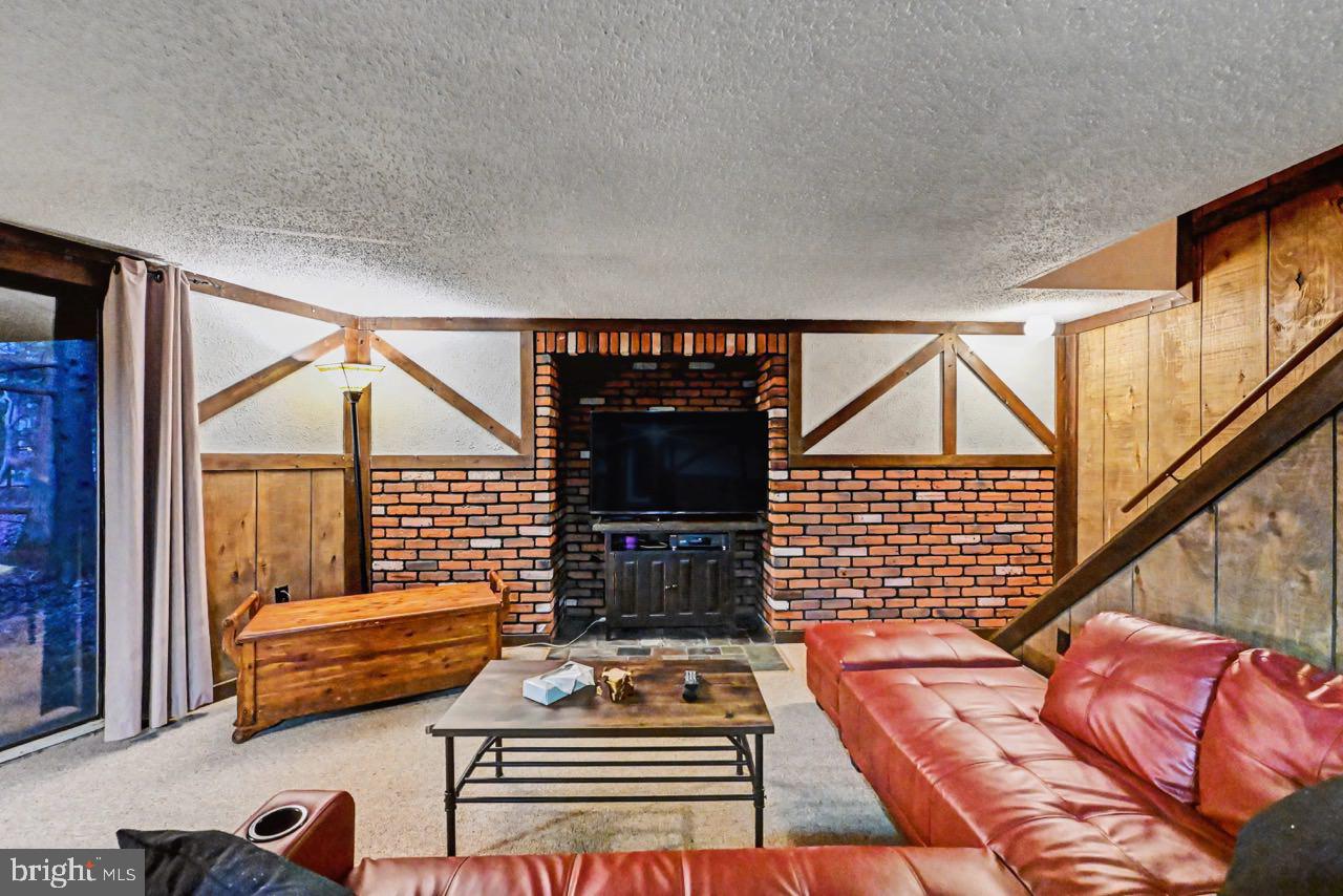 TOWAMENSING TRAILS - Residential