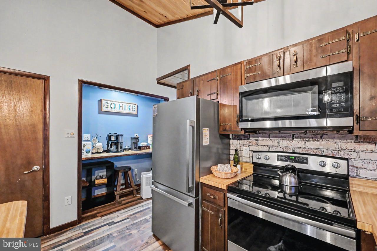 TOWAMENSING TRAILS - Residential