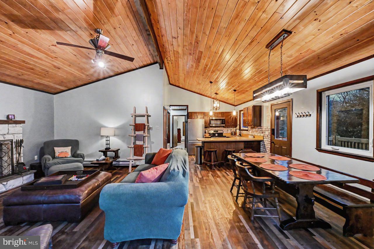 TOWAMENSING TRAILS - Residential