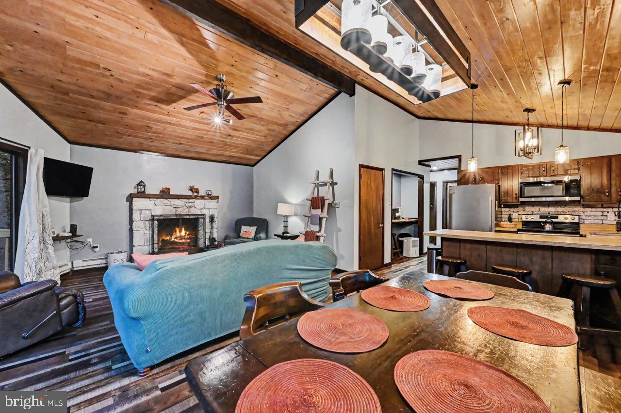 TOWAMENSING TRAILS - Residential