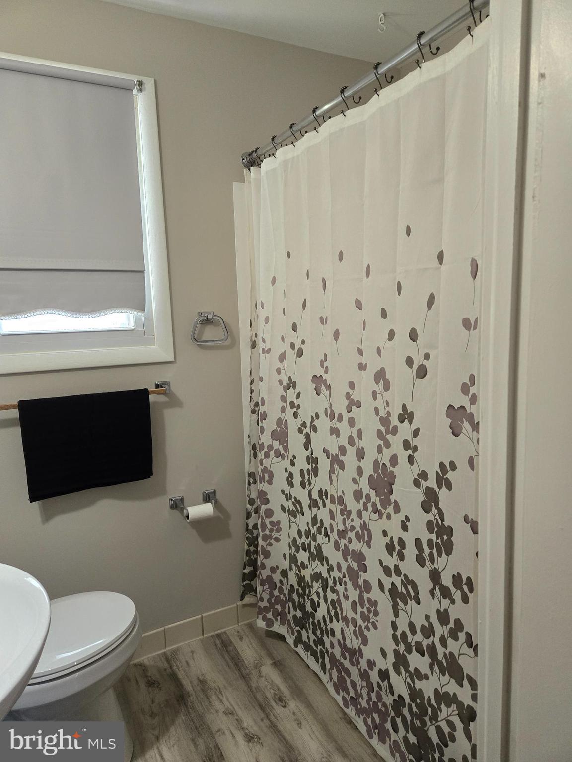 PLEASANTVILLE - Residential