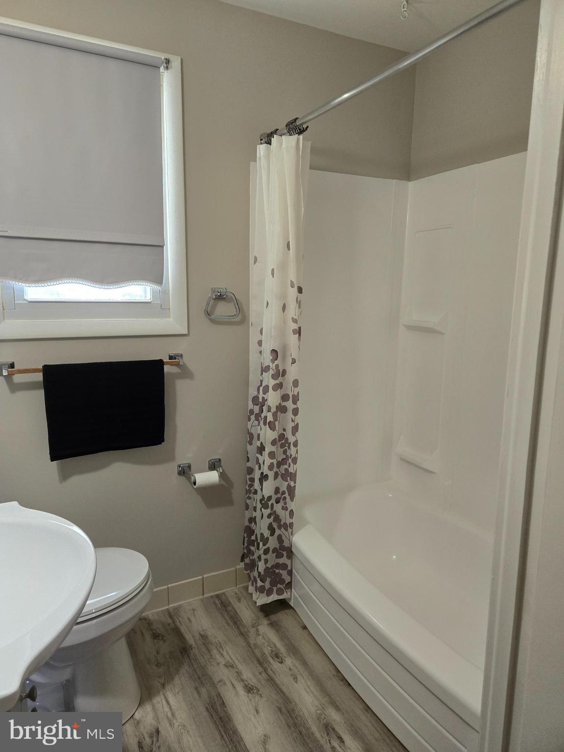 PLEASANTVILLE - Residential