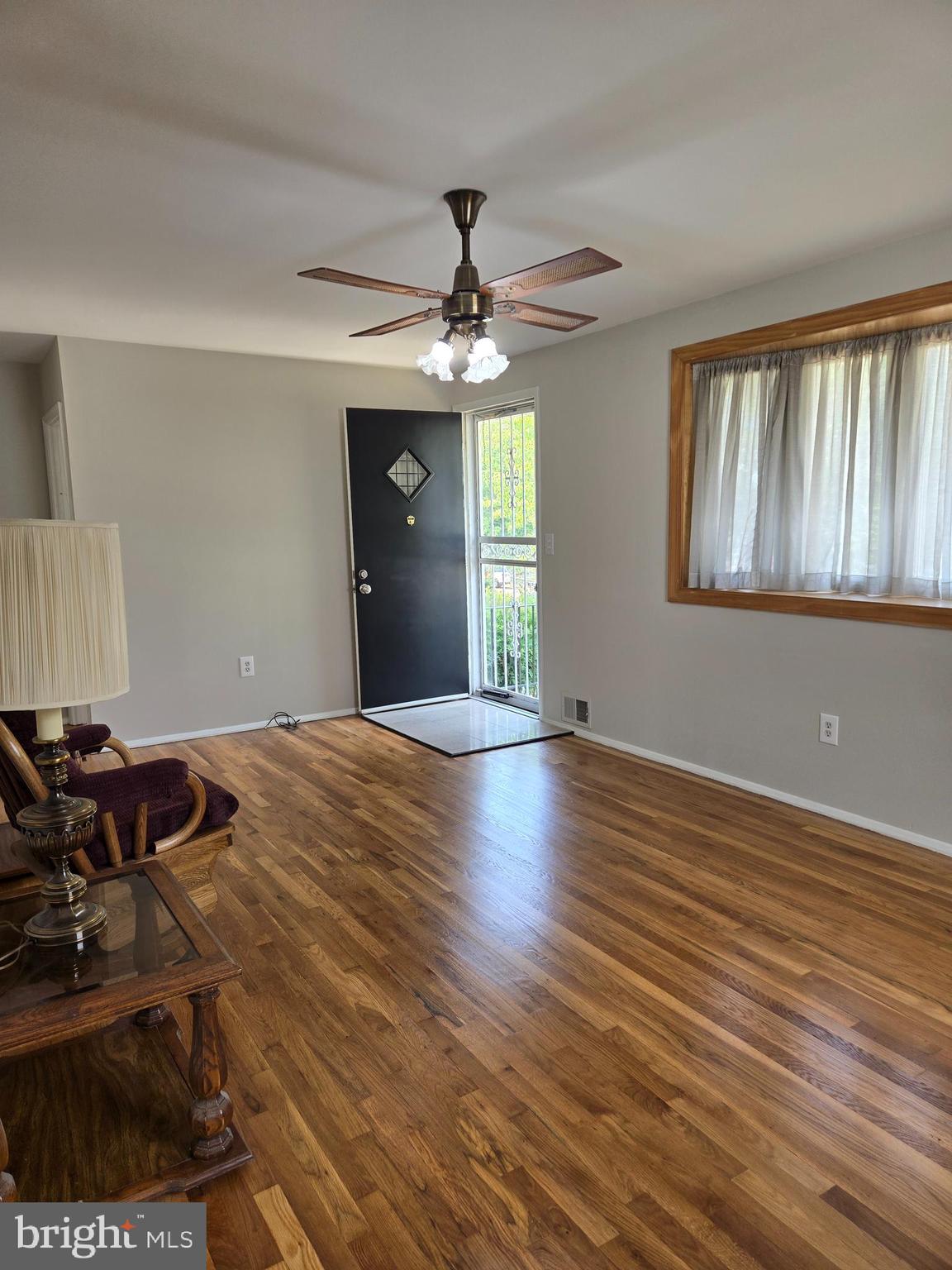 PLEASANTVILLE - Residential