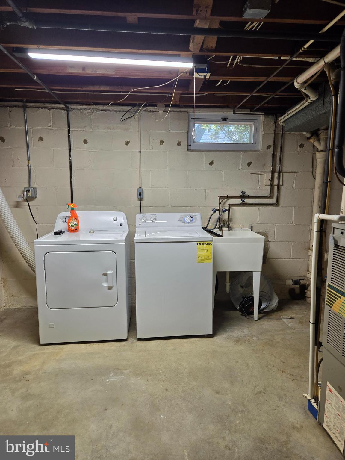 PLEASANTVILLE - Residential