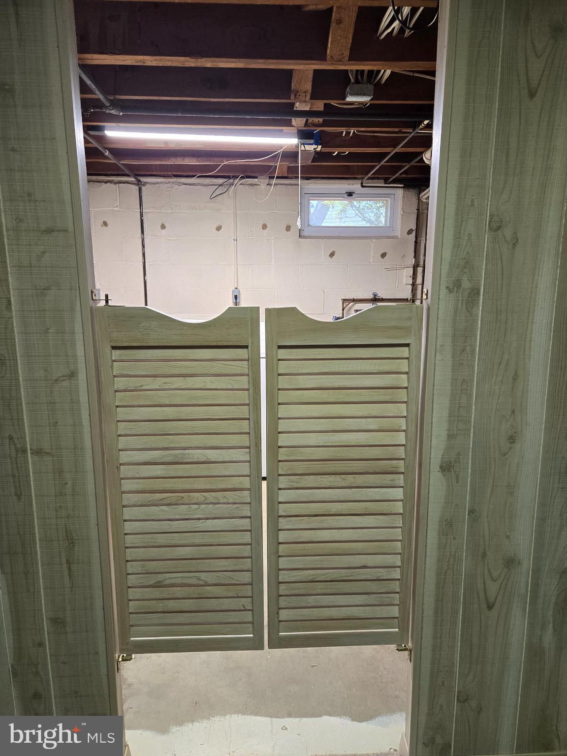 PLEASANTVILLE - Residential