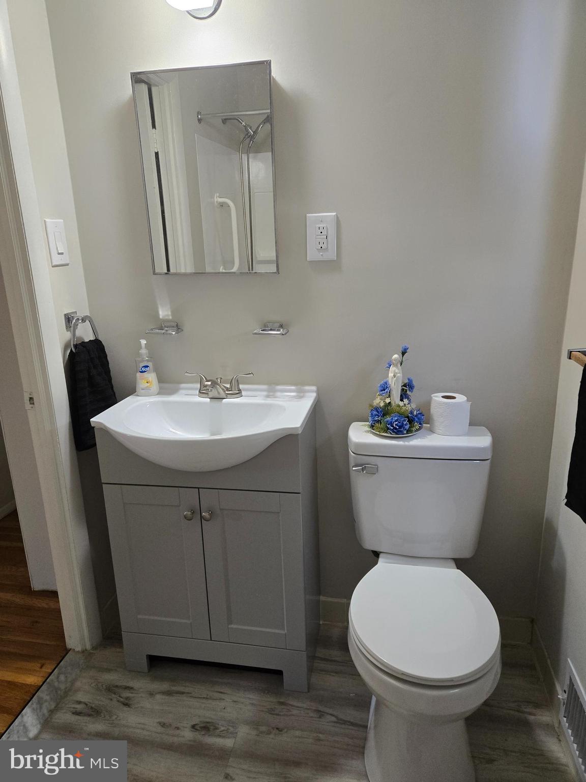 PLEASANTVILLE - Residential