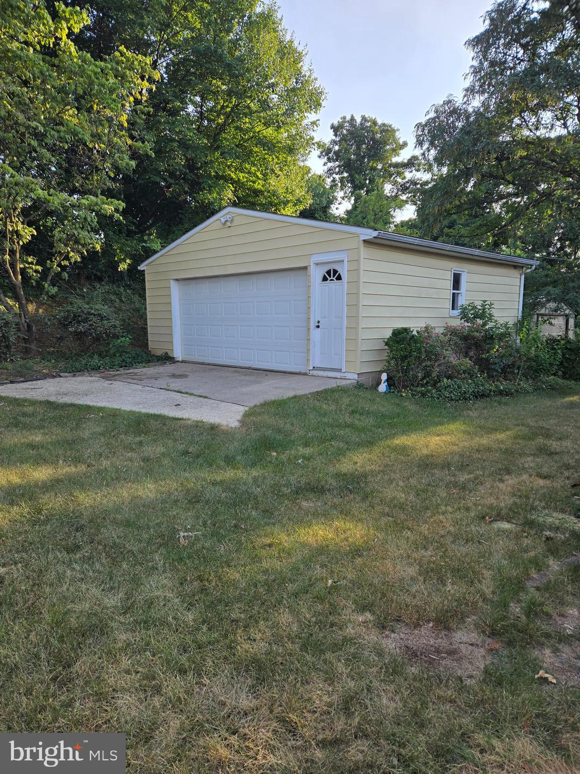 PLEASANTVILLE - Residential