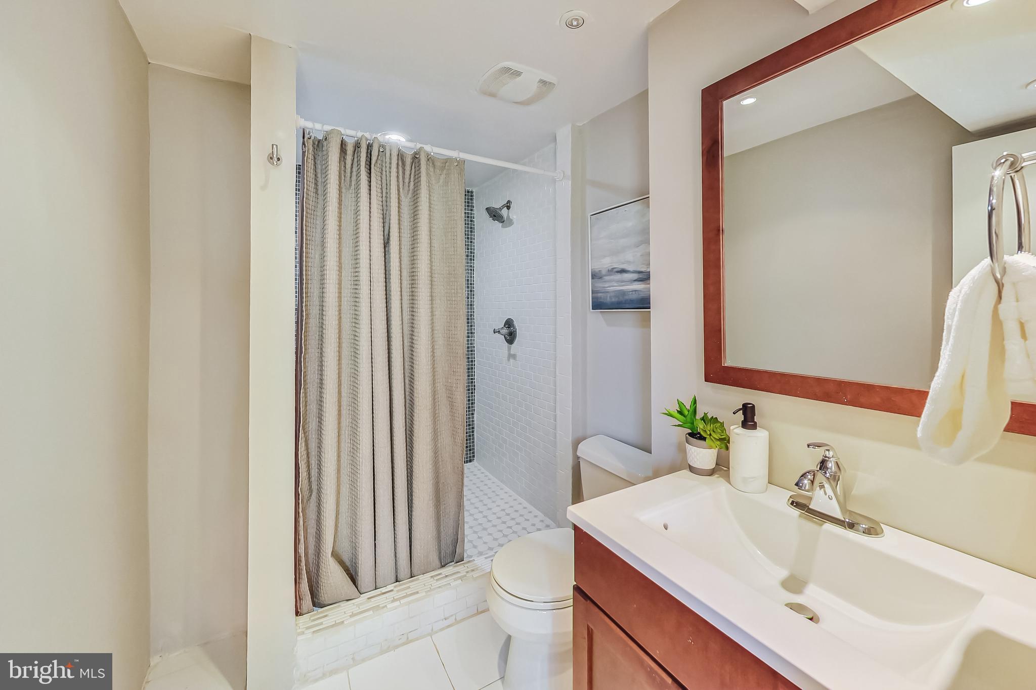 GREENWOOD KNOLLS - Residential