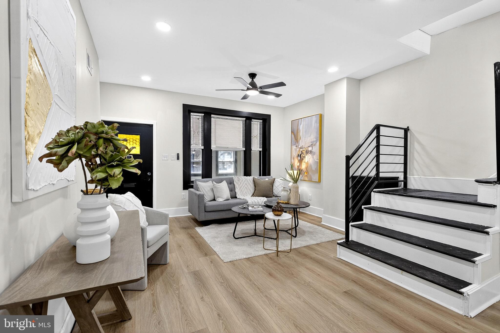 WALNUT HILL - Residential