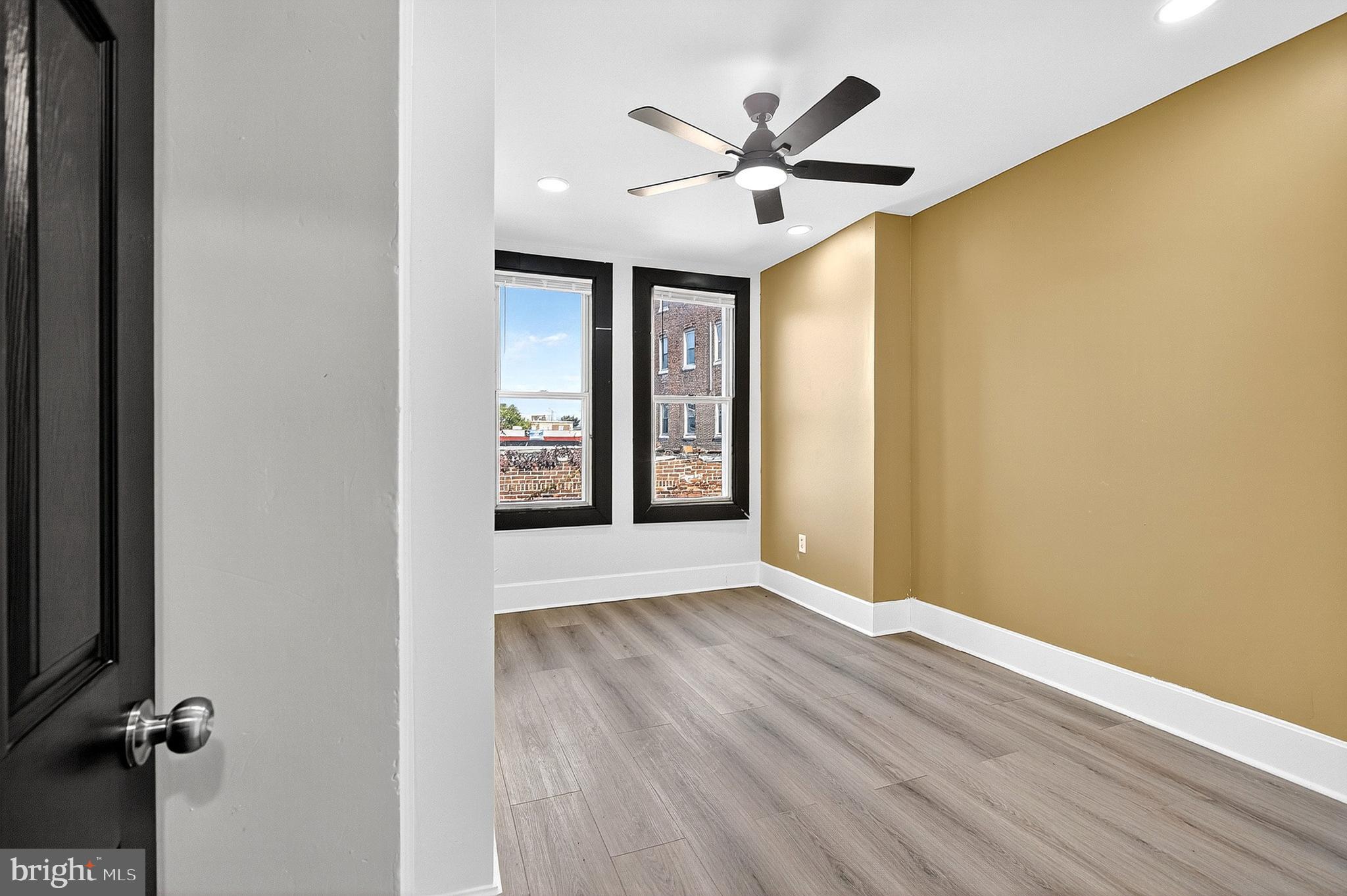 WALNUT HILL - Residential