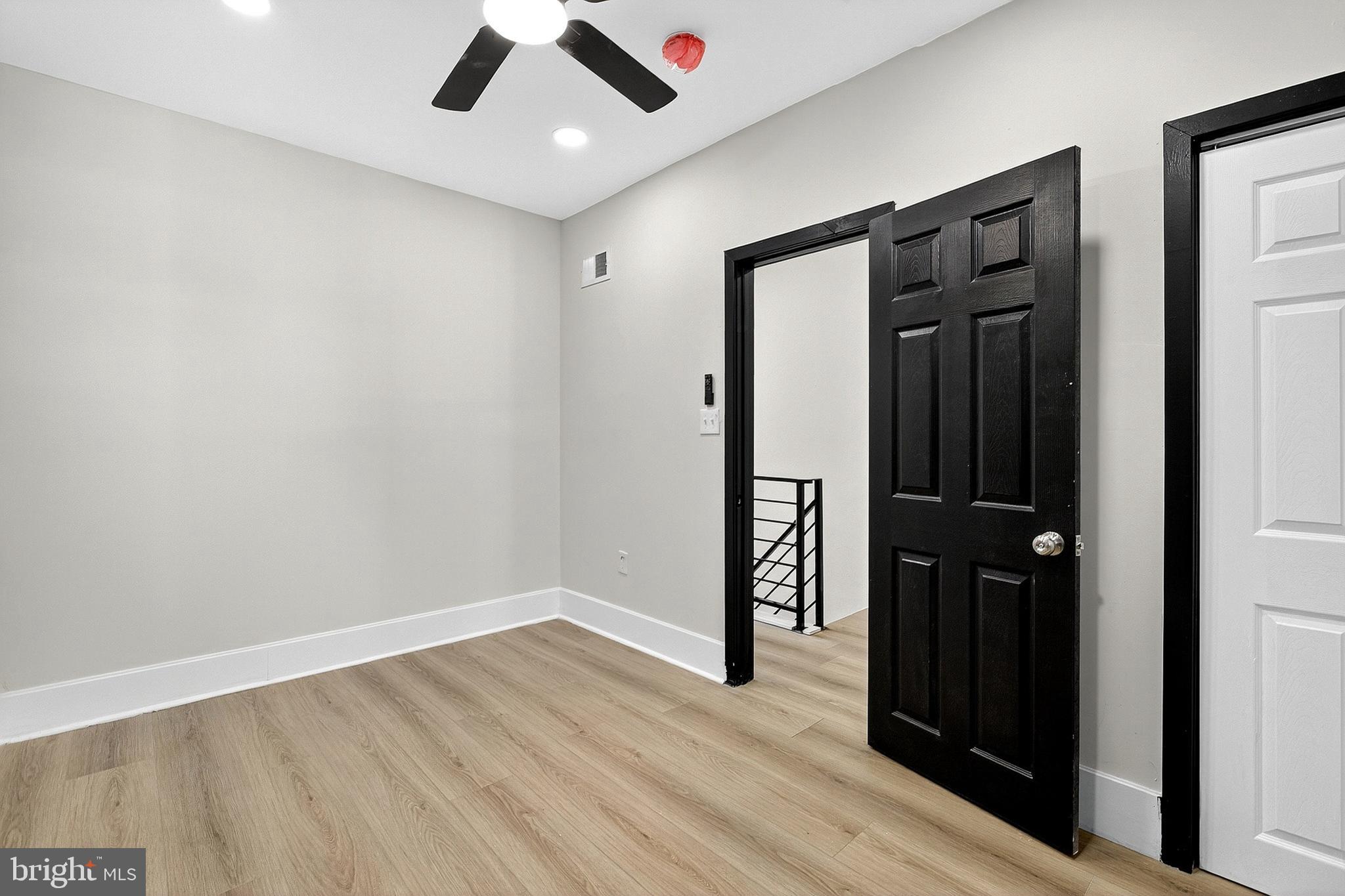 WALNUT HILL - Residential