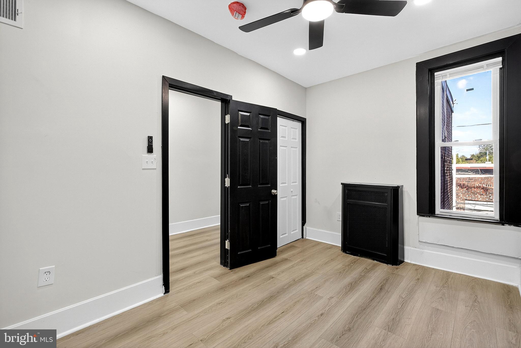 WALNUT HILL - Residential