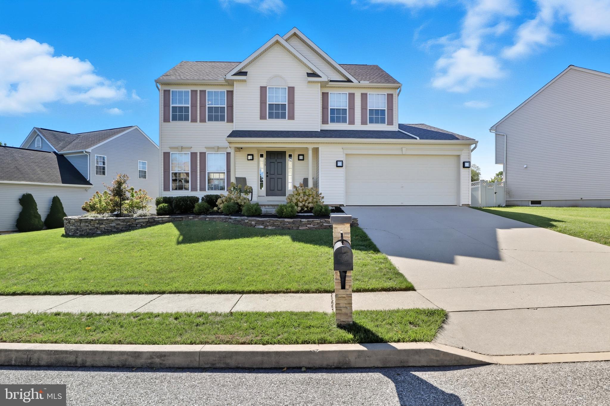 HUNTER CREEK - Residential