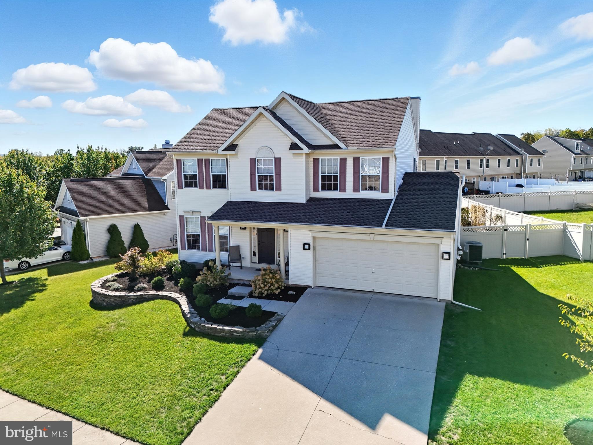 HUNTER CREEK - Residential