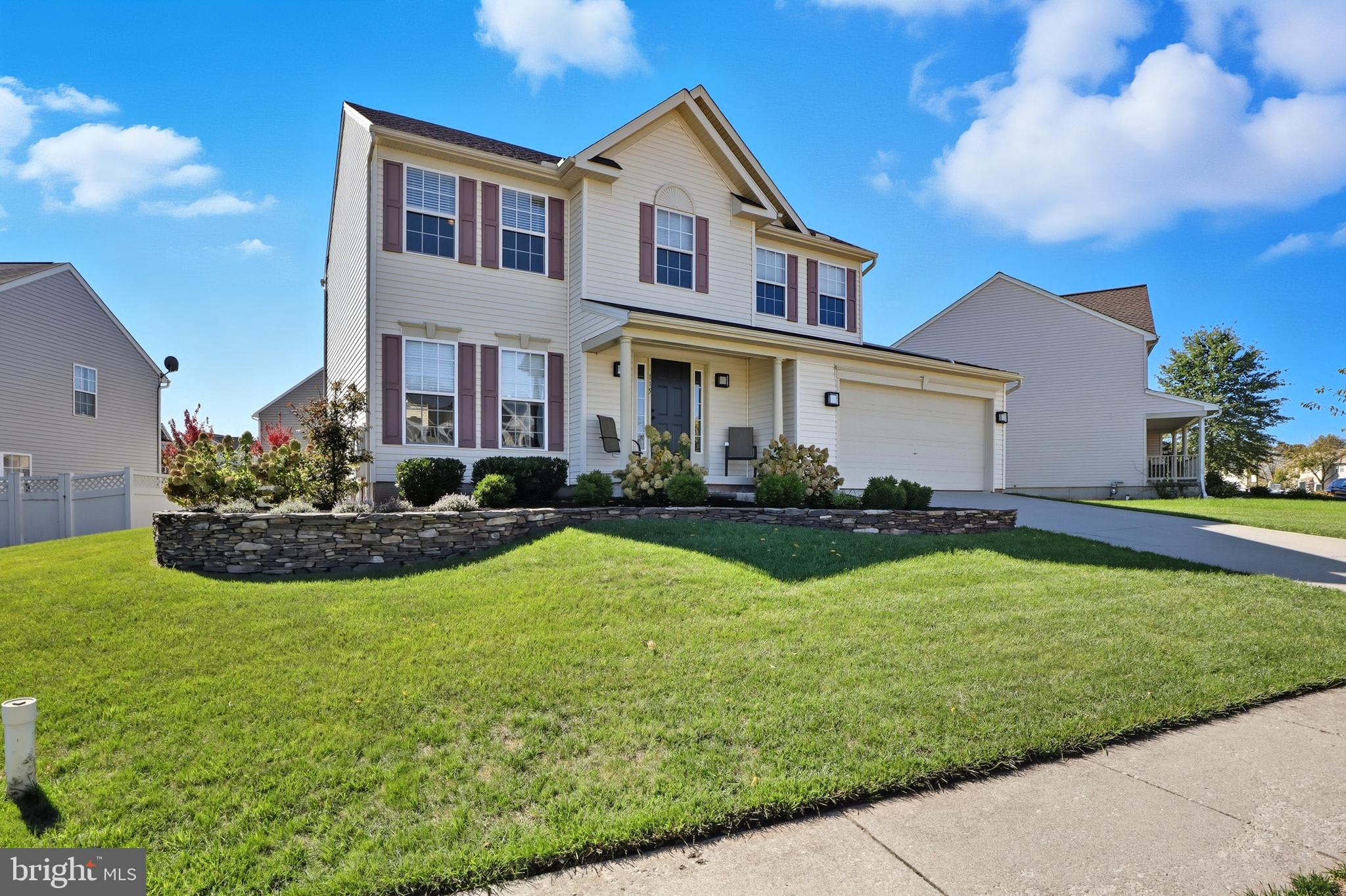 HUNTER CREEK - Residential