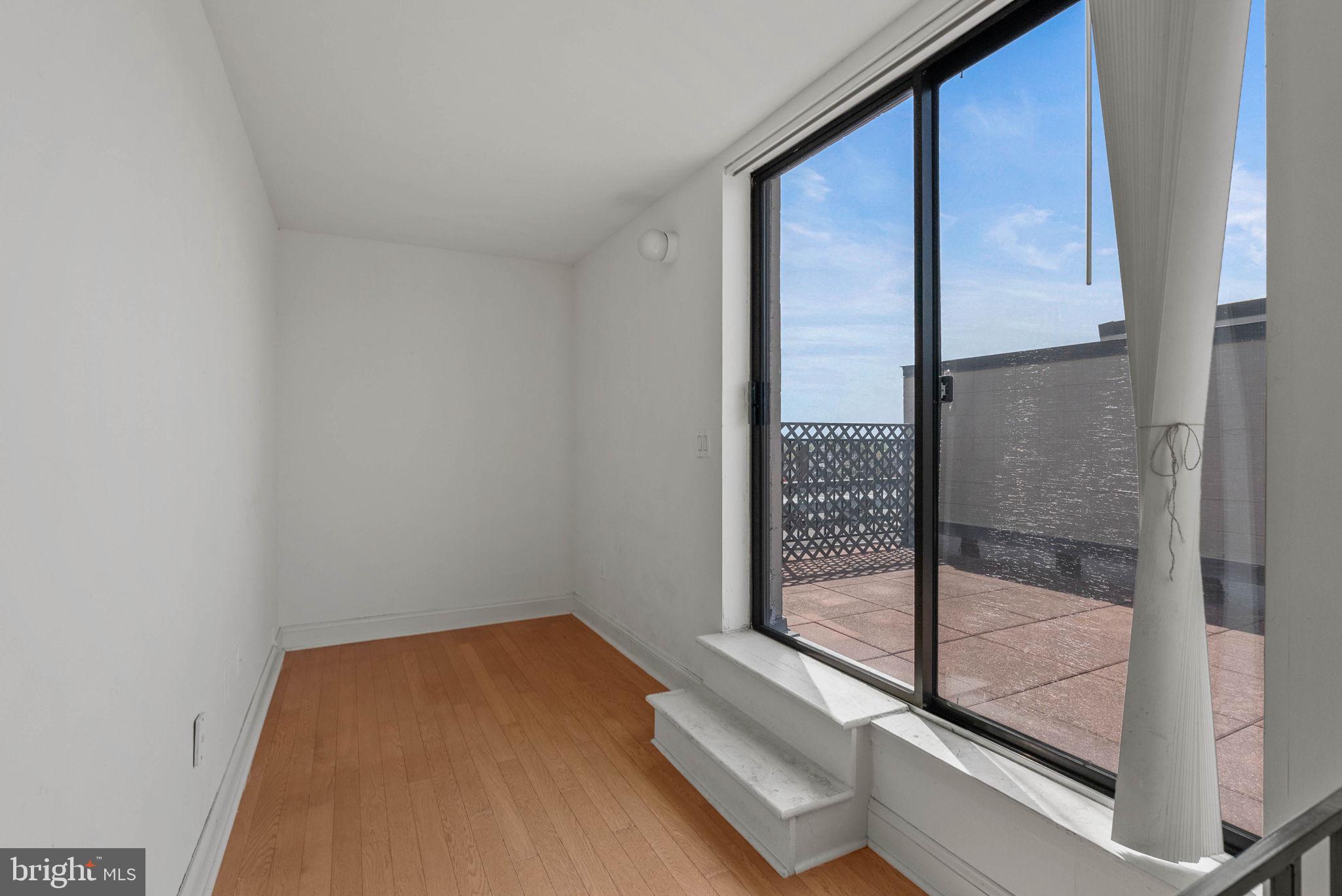 SOCIETY HILL - Residential