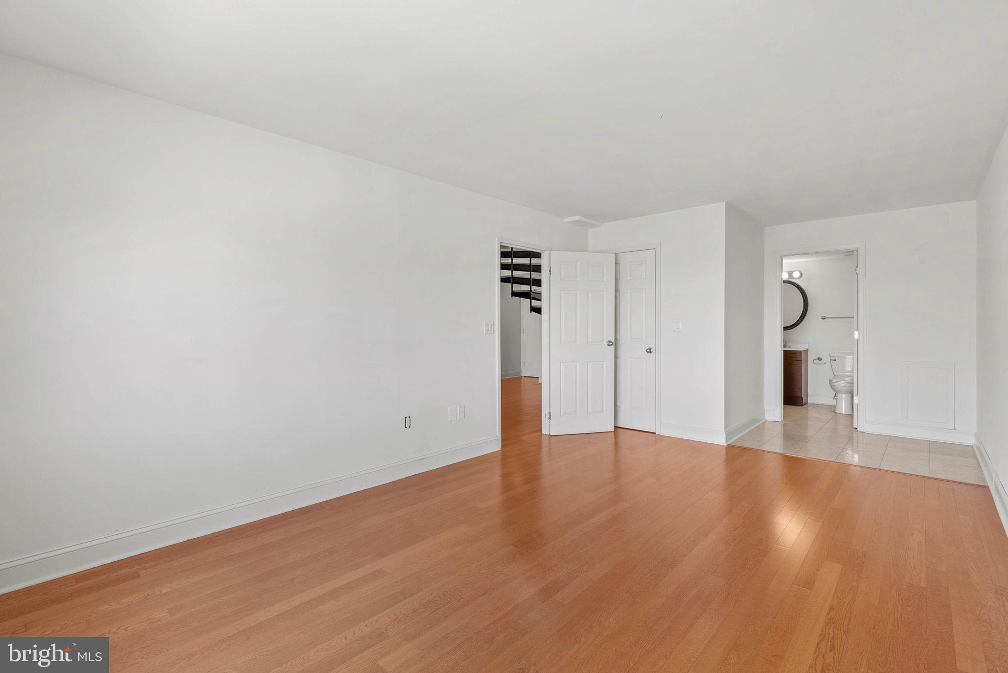 SOCIETY HILL - Residential