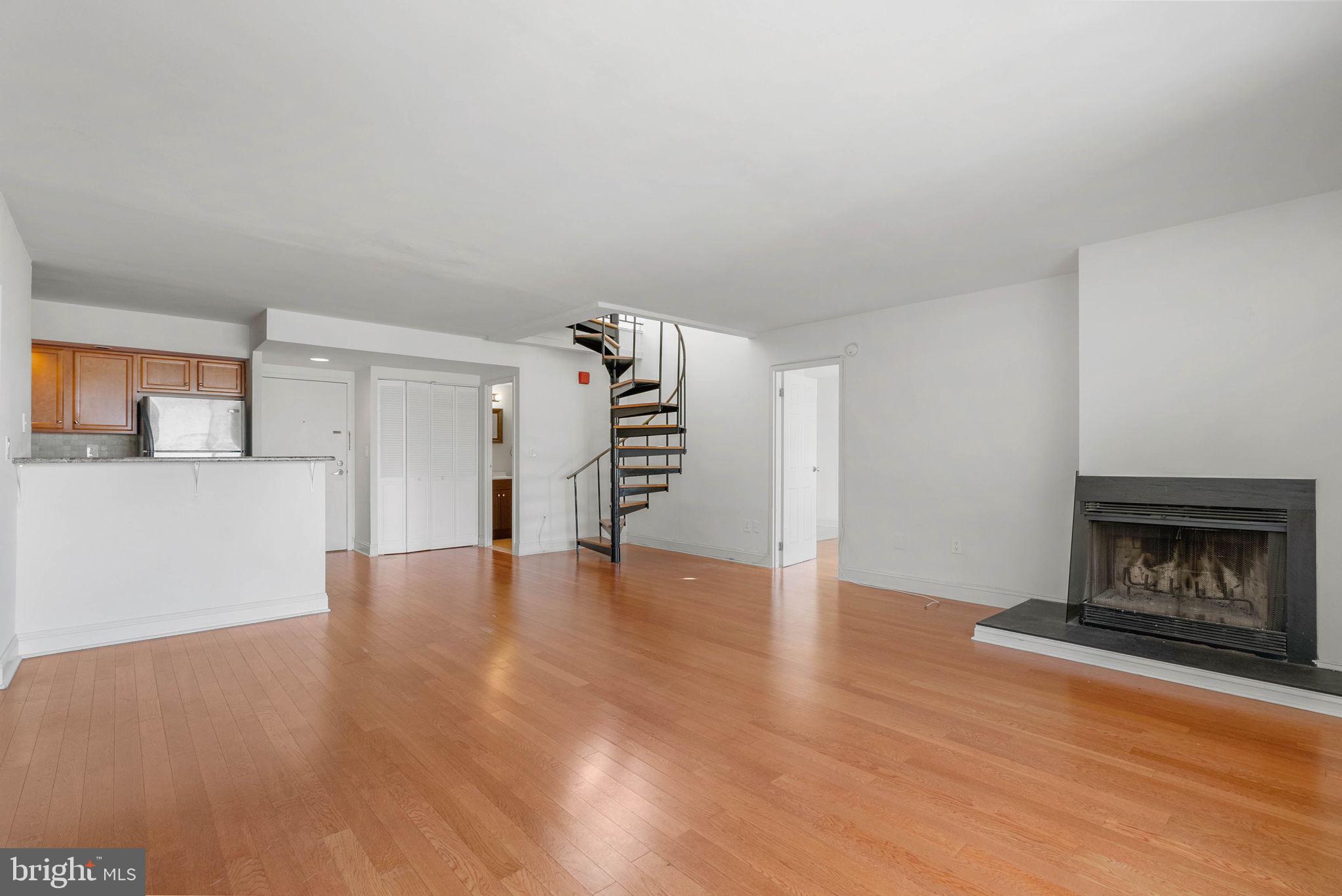 SOCIETY HILL - Residential