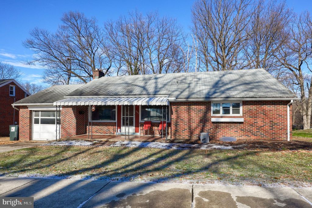Photo of 807 High Street, AKRON, PA 17501 (MLS # PALA2080138)