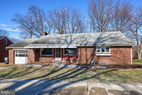 Photo of 807 High Street, AKRON, PA 17501 (MLS # PALA2080138)