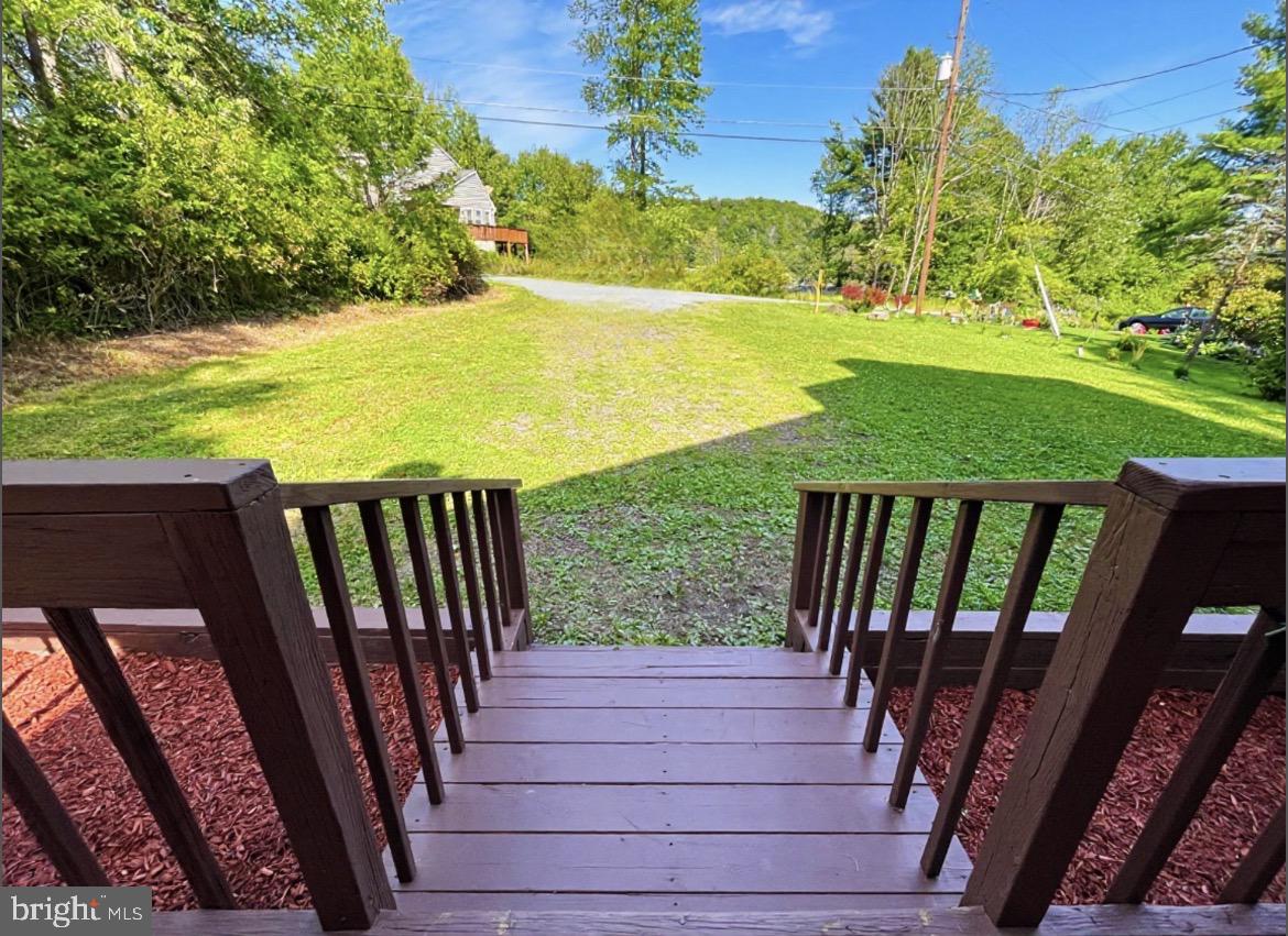 11 MEADOWVIEW DRIVE